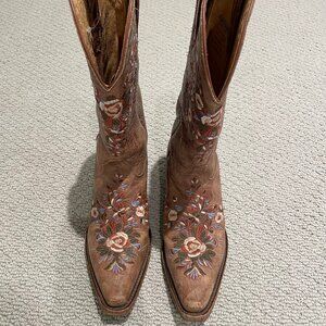 Shyanne Women's Maisie Floral Embroidered Western Leather Boots, 7.5